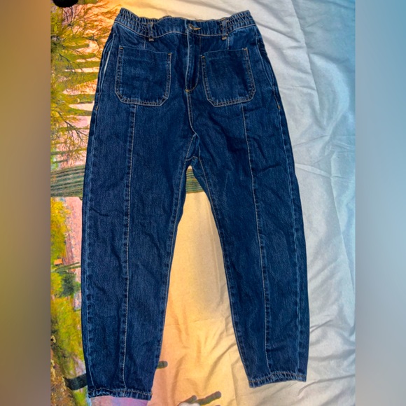 Woman’s Zara High Waisted Jeans 🌵4 - Picture 3 of 9